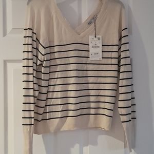 Zara v neck sweater